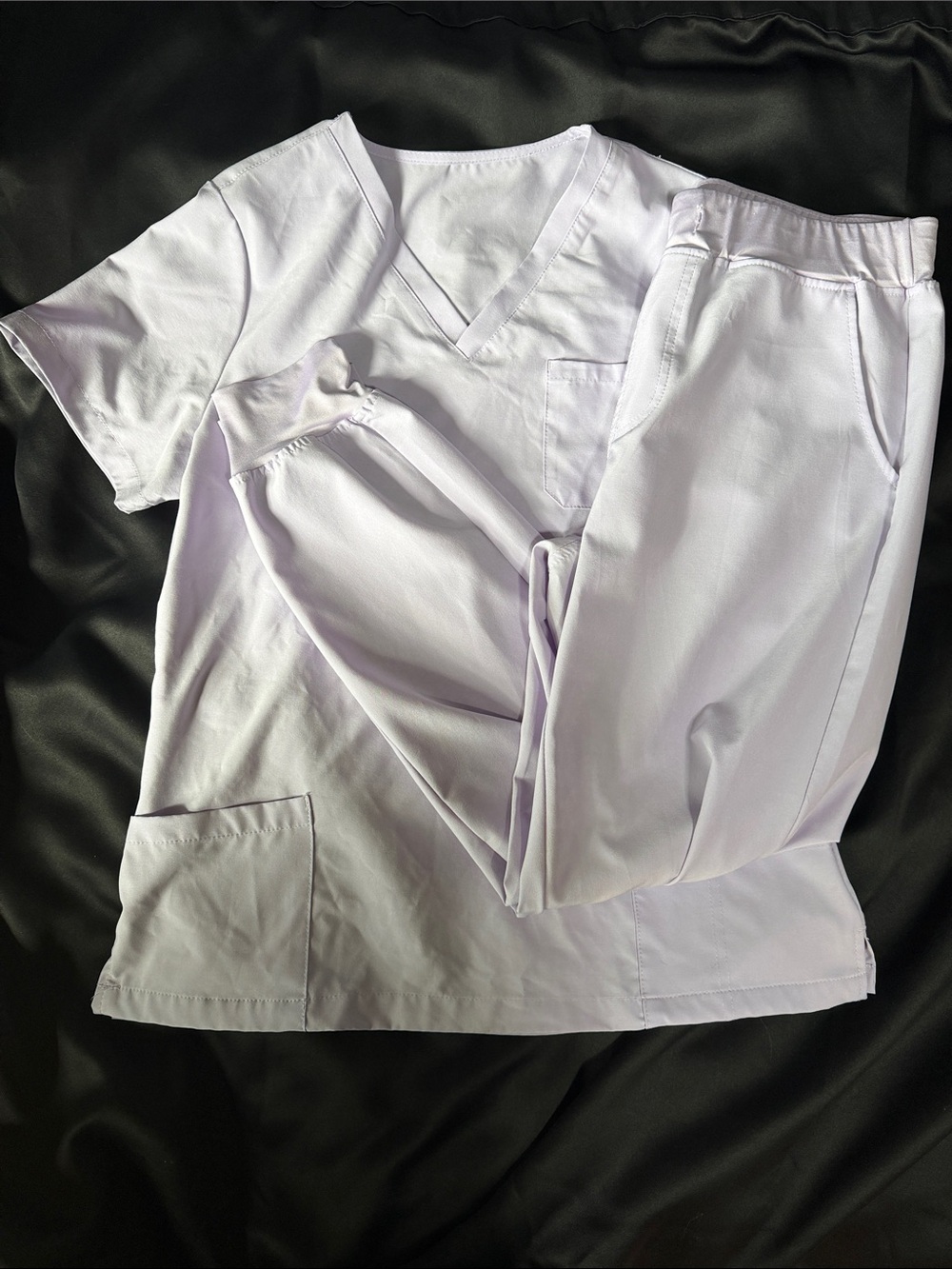 Amazon Women's Light Lavender Scrub Set - V-Neck Top & Drawstring Pants